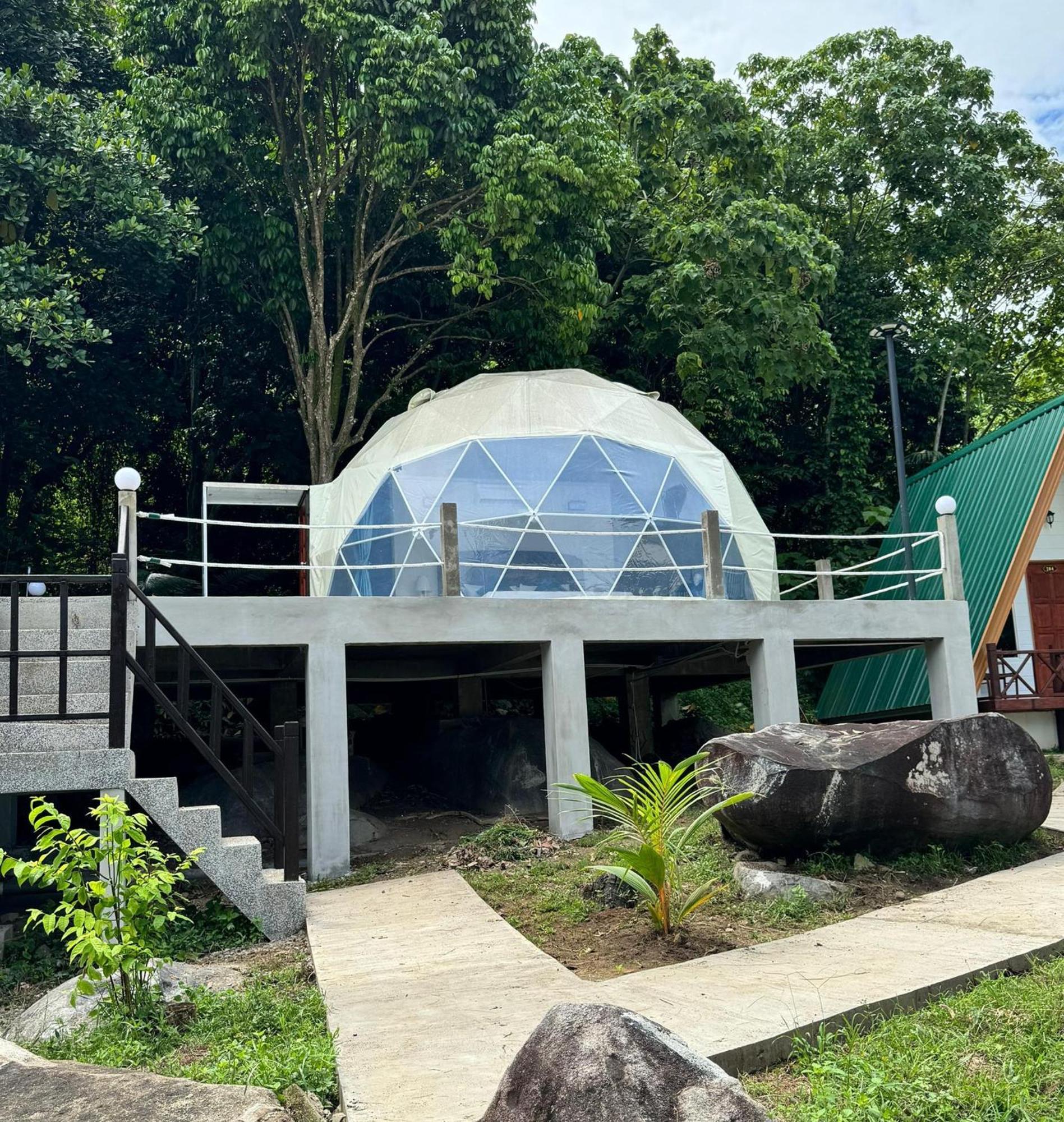 Dumba Bay Tioman Hotel Kampung Genting Exterior photo