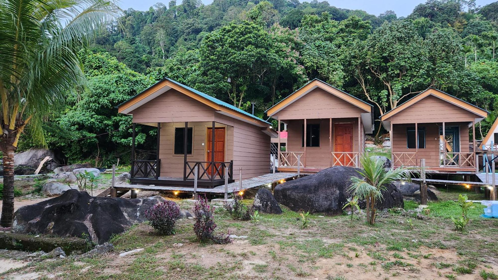 Dumba Bay Tioman Hotel Kampung Genting Exterior photo